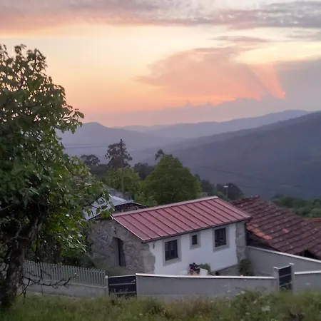 Chalet House Guilho *